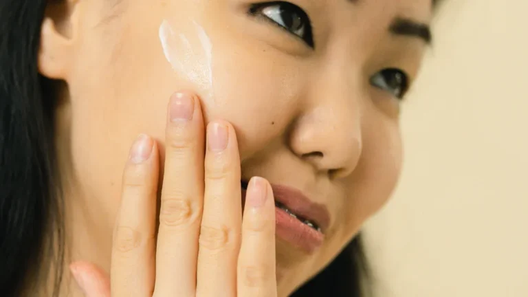 Morning vs Night Skincare Routine Differences