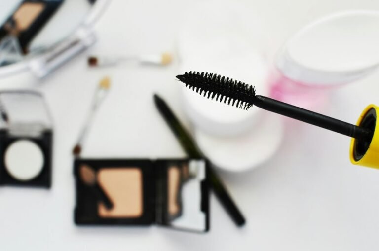 mascara removal gentle methods
